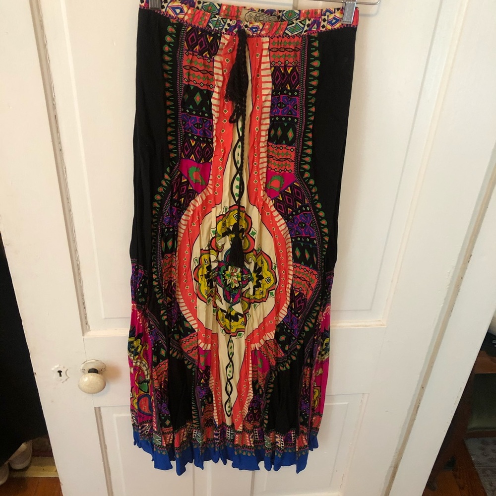 NWOT Boho pleated maxi skirt